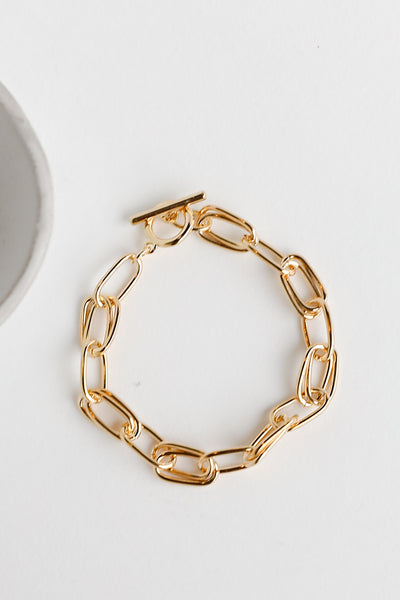 Gold Chainlink Bracelet close up