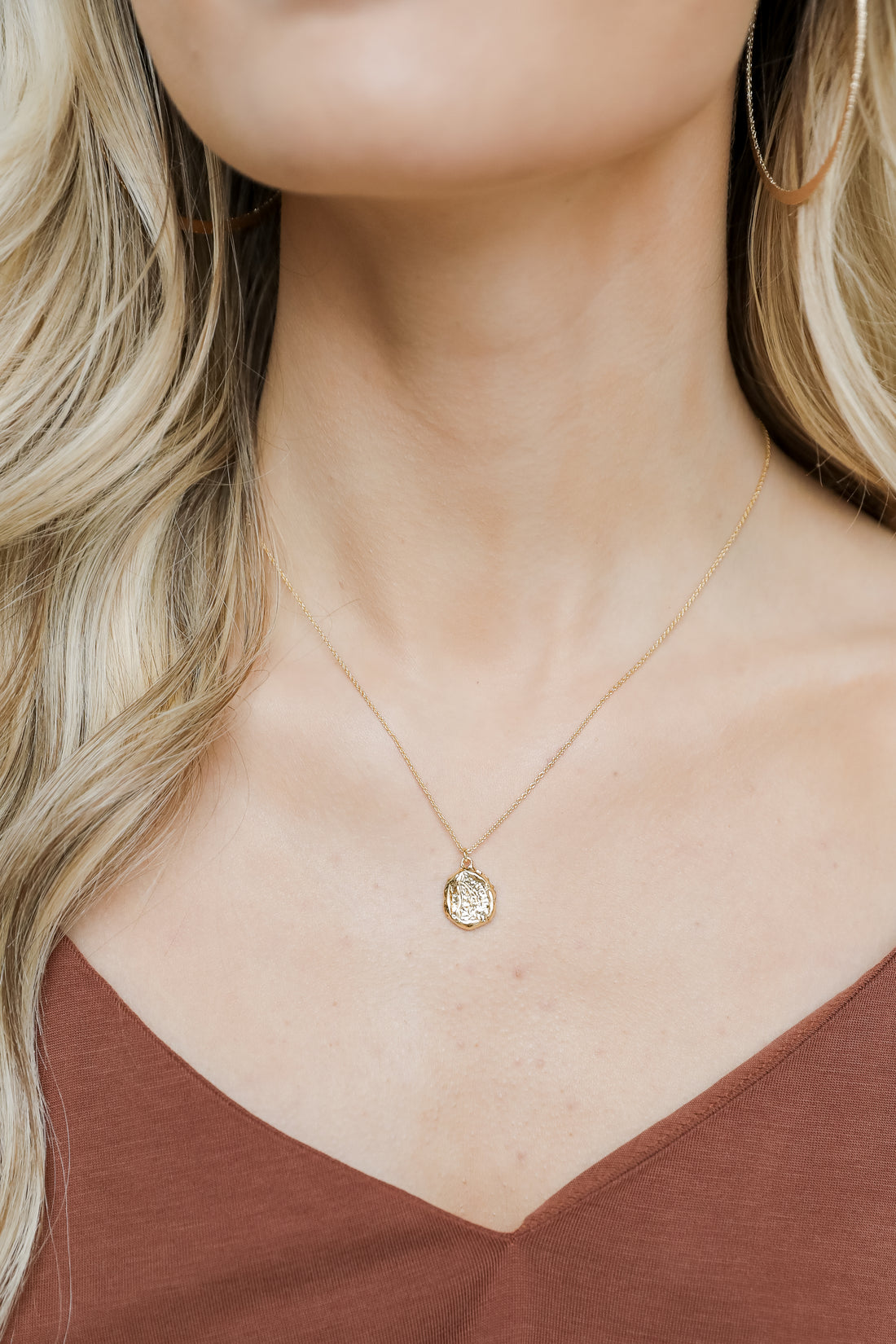 Gold Pendant Necklace
