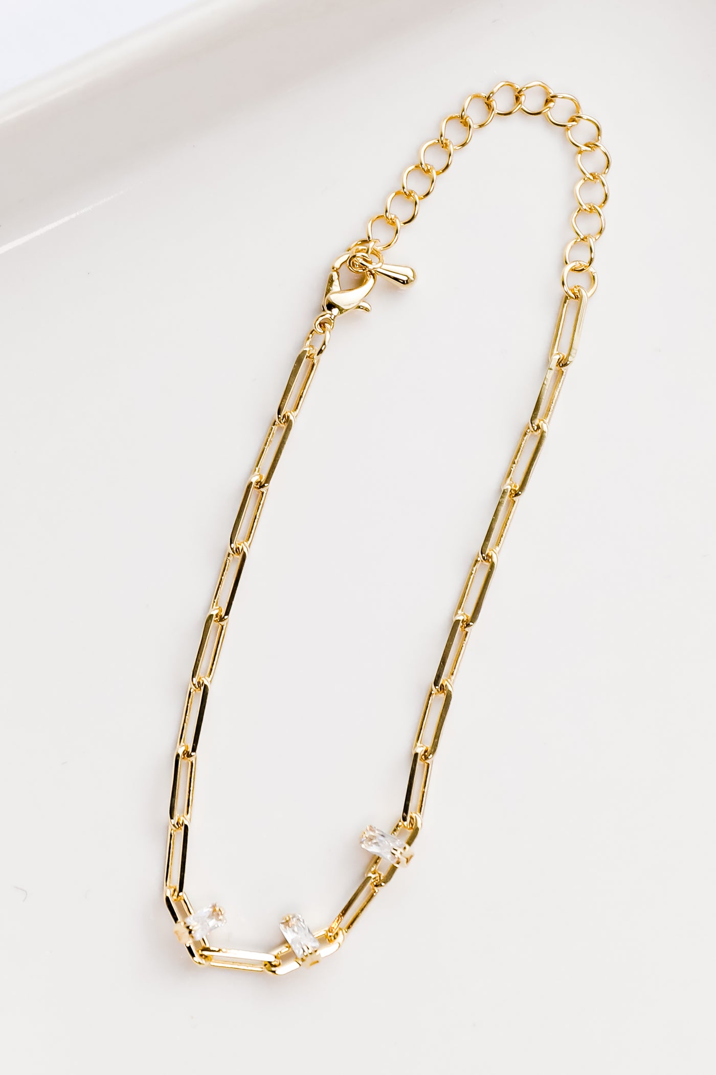 gold chainlink bracelet