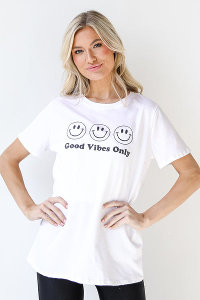 Good Vibes Only Smiley Graphic Tee front view