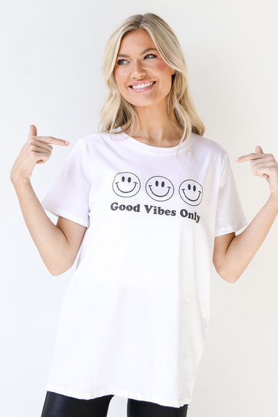 Good Vibes Only Smiley Graphic Tee on model