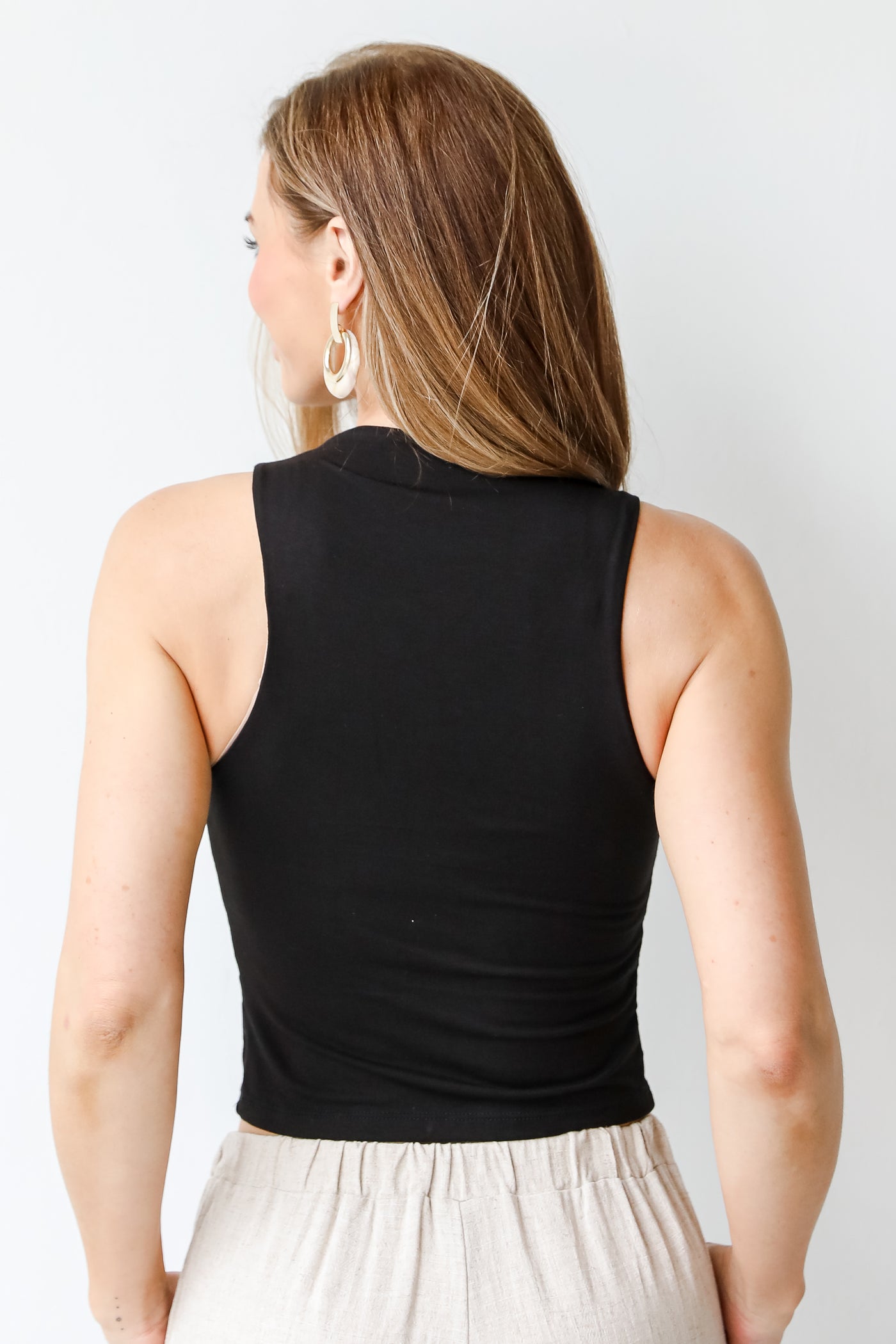 Essential Basic Tank in black back view