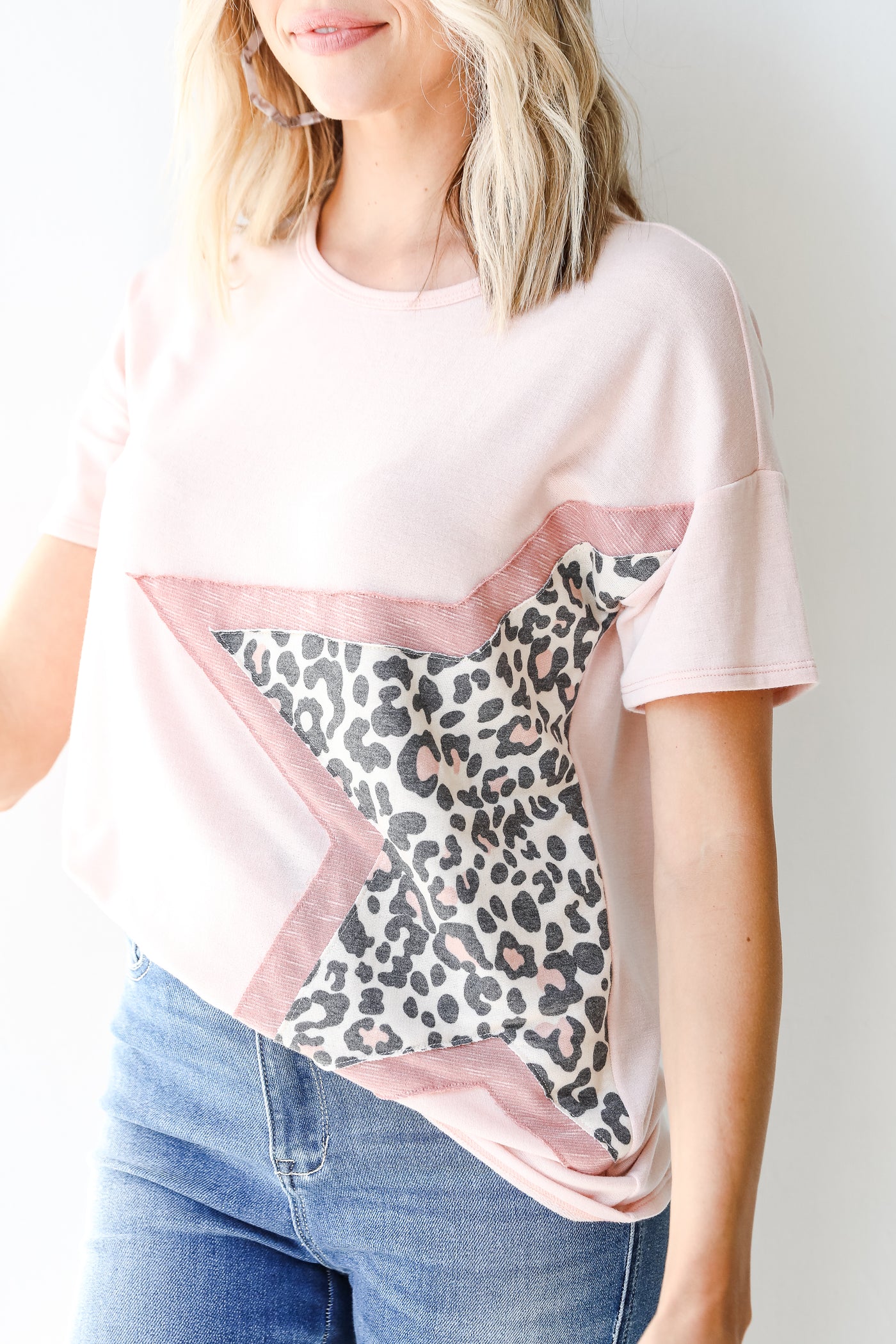 Leopard Star Tee in blush close up