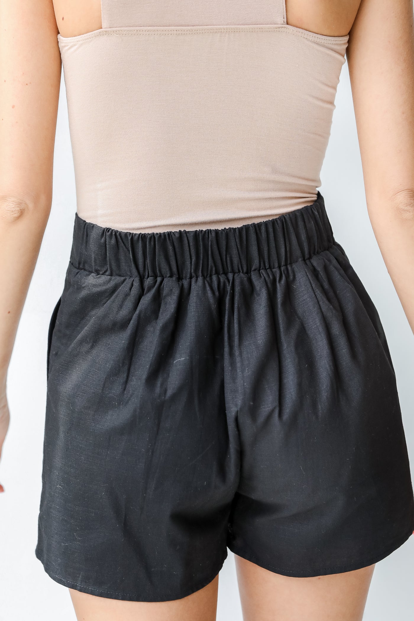 Linen Shorts in black back view