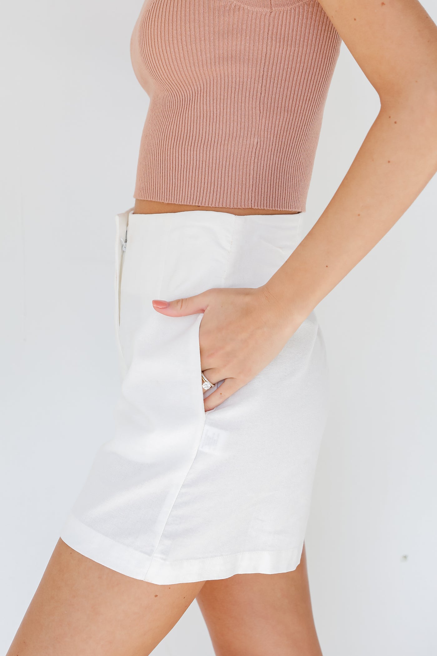 Linen Shorts in white side view