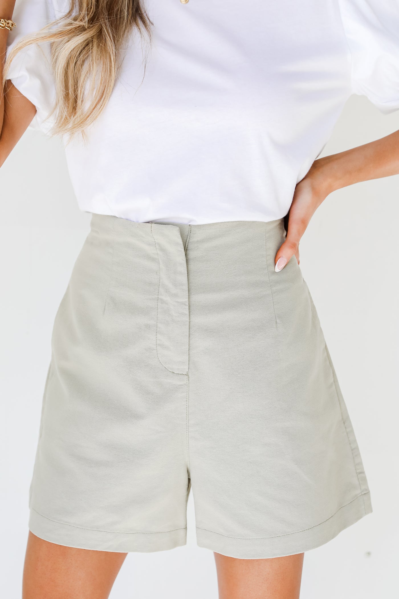 Linen Shorts in olive on model