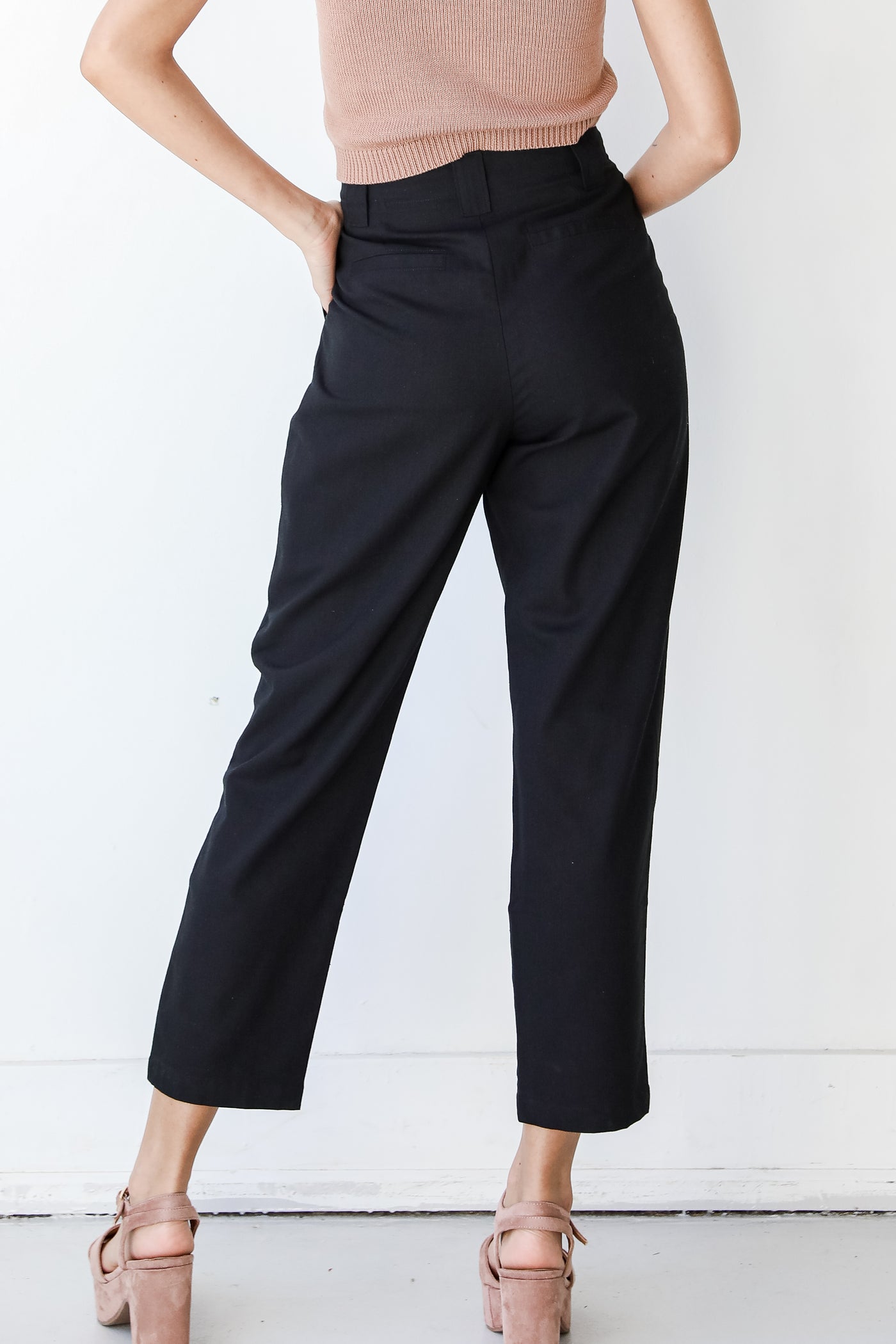 Linen Pants in black back view