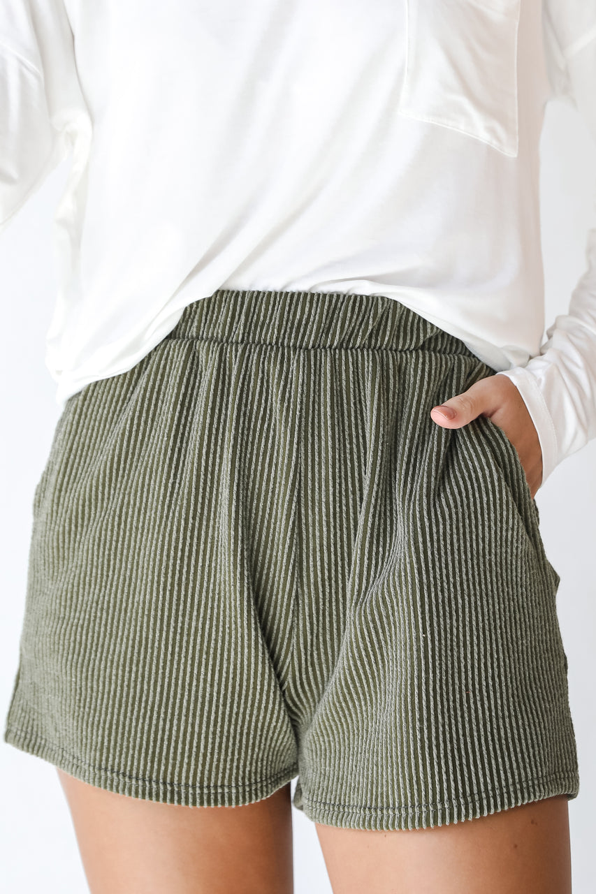Corded Shorts in olive close up