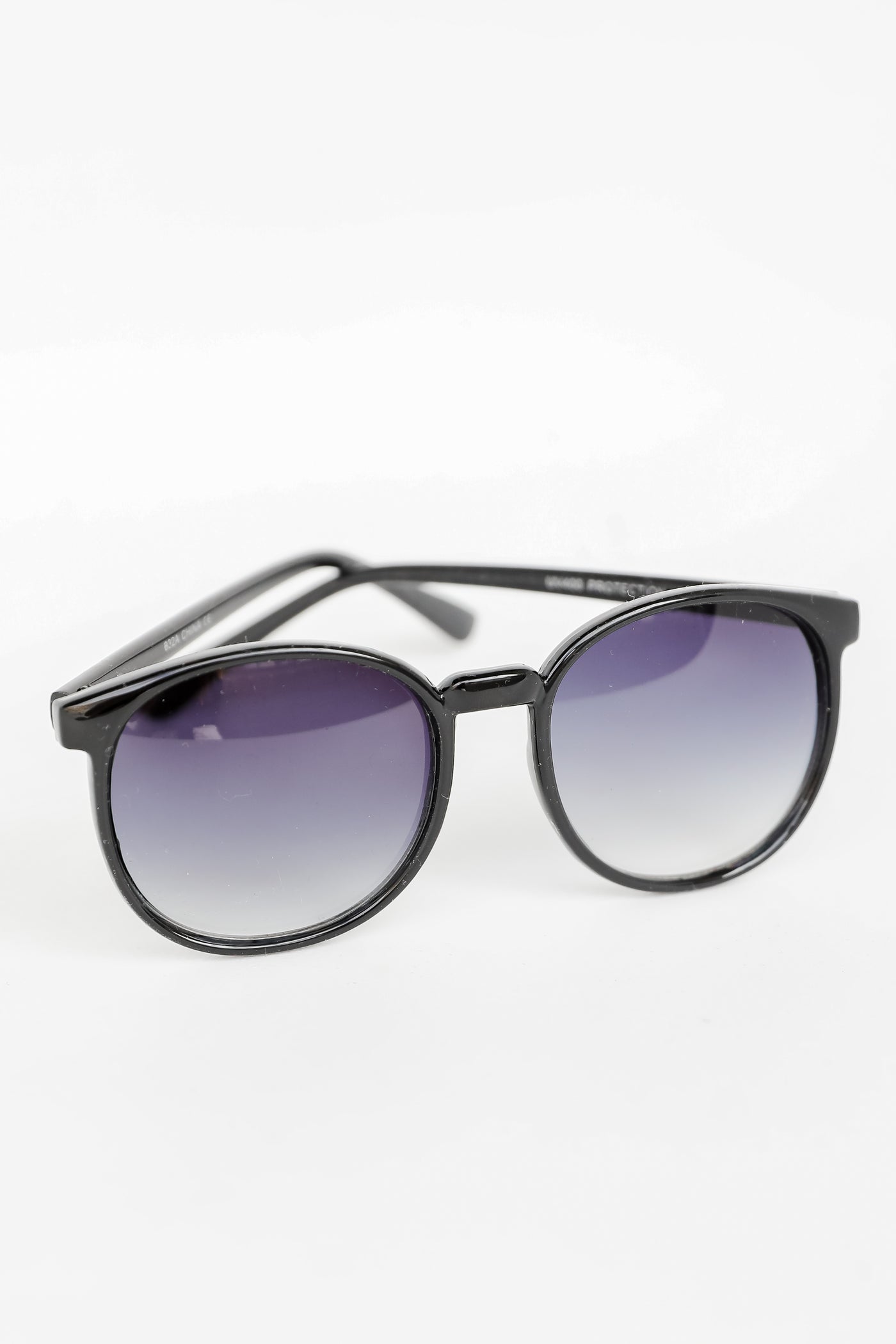 Round Sunglasses in black