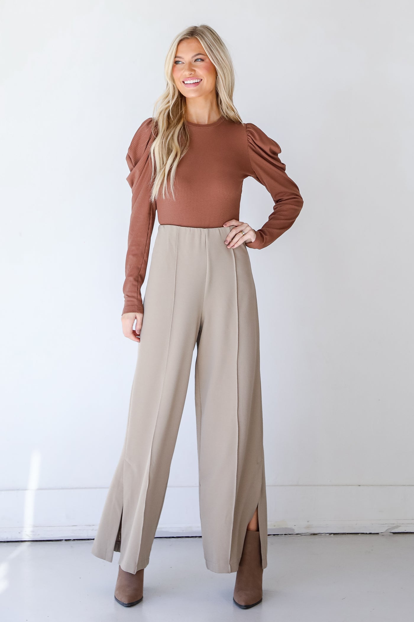 Pants in taupe