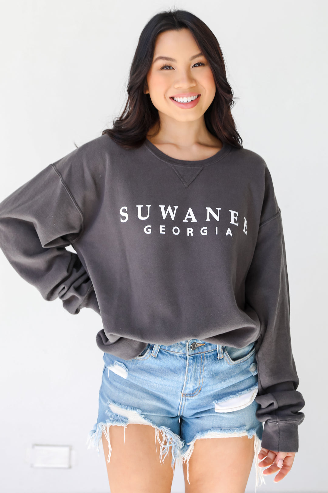 Charcoal Suwanee Georgia Pullover. Graphic Sweatshirt. Suwanee Sweatshirt