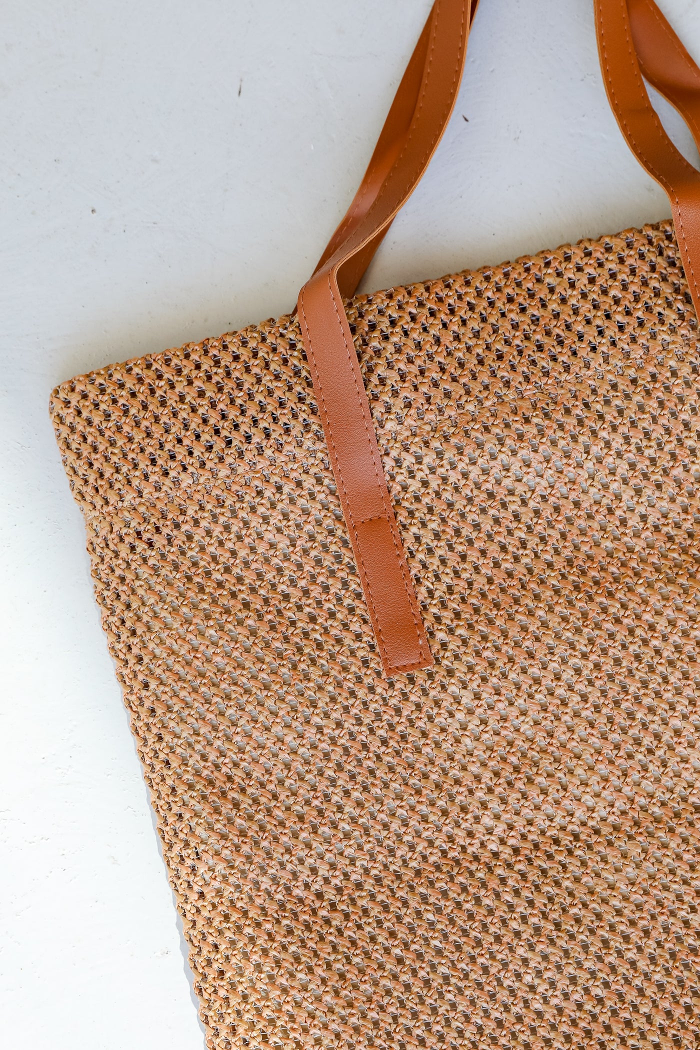 tan Straw Tote Bag close up view